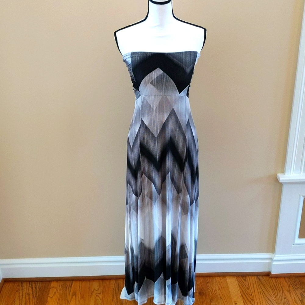 EVERLAST Black & White Maxi Dress